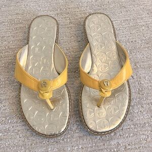 Etienne Aigner Patent Leather Yellow Flip Flop Jacob Sandal size 6